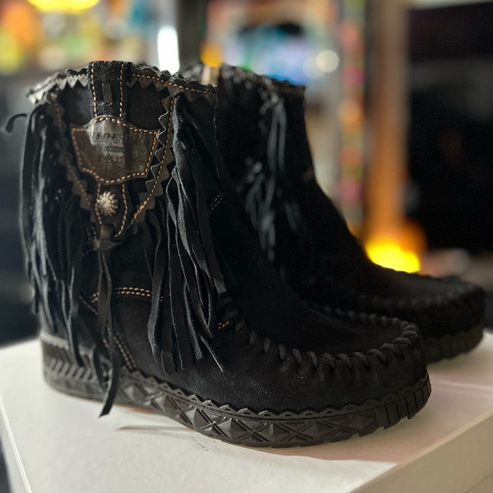 EL Vaquero Cole Black Fringe Moccasin Boots NIB
